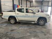 Mitsubishi L200 2021 4p Doble L4/2.5/T Diesel Man 4x4 2021 Mitsubishi L200 Ingreso Exteriores 4