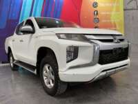 Mitsubishi L200 2021 4p Doble L4/2.5/T Diesel Man 4x4 2021 Mitsubishi L200 Venta Exteriores 3