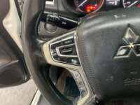 Mitsubishi L200 2021 4p Doble L4/2.5/T Diesel Man 4x4 2021 Mitsubishi L200 Venta Interiores 5