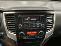Mitsubishi L200 2021 4p Doble L4/2.5/T Diesel Man 4x4 2021 Mitsubishi L200 Venta Interiores 7