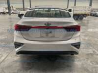 Kia Forte 2021 4p Sedán LX L4/2.0 IVT   2021 Kia Forte Ingreso Exteriores 6