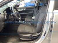 Kia Forte 2022 4p LX L4/2.0 Aut 2022 Kia Forte Ingreso Interiores 1