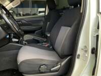 Mitsubishi L200 2023 4p GLX Doble Cabina Diesel Man 4X4 2023 Mitsubishi L200 Venta Interiores 15