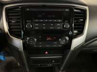 Mitsubishi L200 2023 4p GLX Doble Cabina Diesel Man 4X4 2023 Mitsubishi L200 Venta Interiores 8