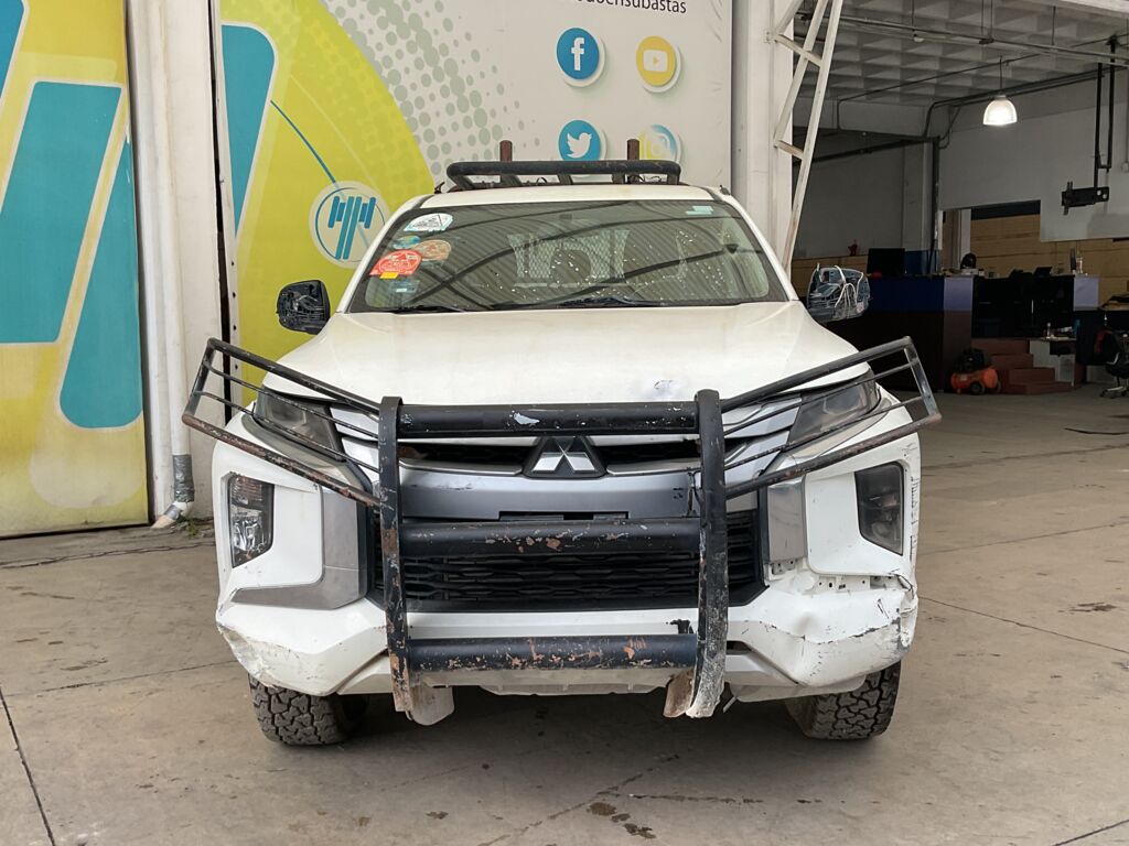 Mitsubishi L200 2022 4p GLS Doble Cabina L4/2.5/T Diesel Man 4X4 2022 Mitsubishi L200 Venta Exteriores 2