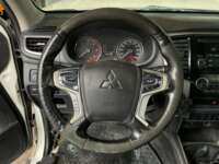 Mitsubishi L200 2022 4p GLS Doble Cabina L4/2.5/T Diesel Man 4X4 2022 Mitsubishi L200 Venta Interiores 1
