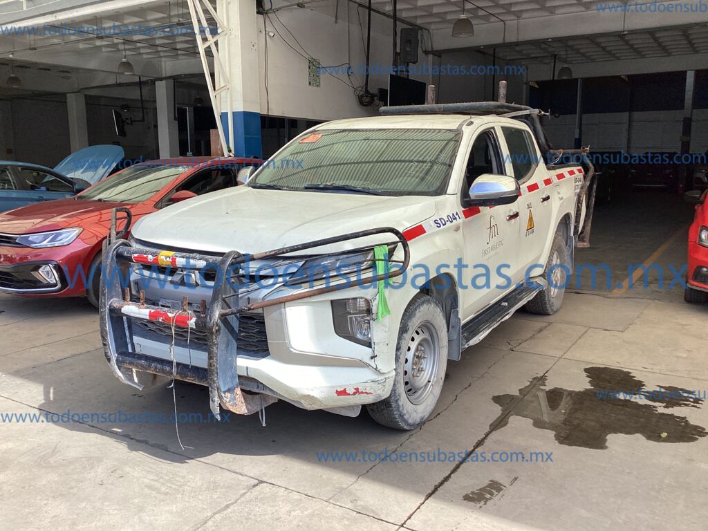 Mitsubishi L200 2022 4p GLX Doble Cabina L4/2.4 Man 2022 Mitsubishi L200 Ingreso Exteriores 4