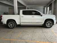 Chevrolet Cheyenne 2023 High Country, V8, 6.2L, Doble Cabina, Aut  IMG_4474