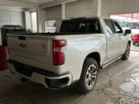 Chevrolet Cheyenne 2023 High Country, V8, 6.2L, Doble Cabina, Aut  IMG_4475