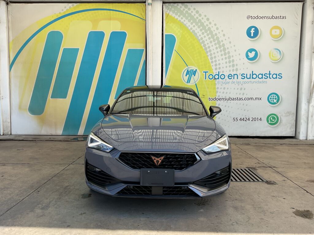 Cupra León  2024 5p L4/2.0/T/190 DSG 2024 Cupra León  Venta Exteriores 2