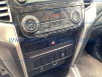 Mitsubishi L200 2022 4p GLX Doble Cabina L4/2.4/T Diesel Man 4X4 2022 Mitsubishi L200 Ingreso Interiores 9