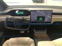 Tesla Modelo X 2022  5p Long Range 5 asientos 2022 Tesla Modelo X Ingreso Interiores 2