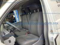 Volkswagen Transporter 2024 5p Cargo L4/2.0/TDI Man A/A C/Amortiguacion IMG_0892