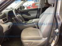 Toyota Highlander 2023 5p LE HEV L4/2.5/T Aut 2023 Toyota Highlander Ingreso Interiores 1