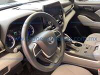 Toyota Highlander 2023 5p LE HEV L4/2.5/T Aut 2023 Toyota Highlander Ingreso Interiores 2
