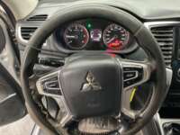 Mitsubishi L200 2021 4p Doble L4/2.5/T Diesel Man 4x4 2021 Mitsubishi L200 Venta Interiores 1