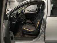 Mitsubishi L200 2021 4p Doble L4/2.5/T Diesel Man 4x4 2021 Mitsubishi L200 Venta Interiores 12
