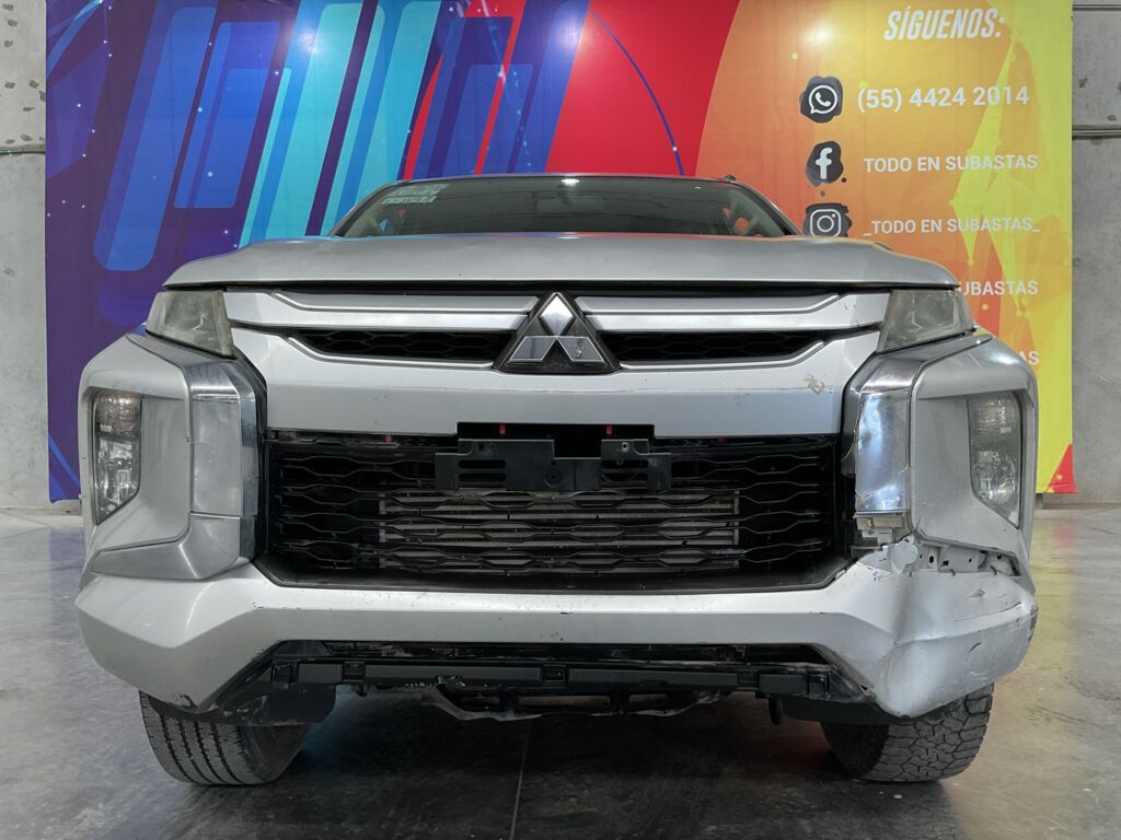 Mitsubishi L200 2021 4p Doble L4/2.5/T Diesel Man 4x4 2021 Mitsubishi L200 Venta Exteriores 2