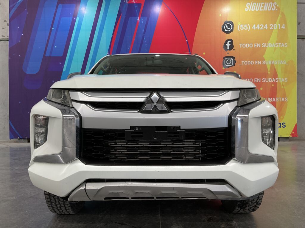 Mitsubishi L200 2021 4p Doble L4/2.5/T Diesel Man 4x4 2021 Mitsubishi L200 Venta Exteriores 2