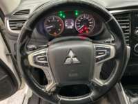Mitsubishi L200 2021 4p Doble L4/2.5/T Diesel Man 4x4 2021 Mitsubishi L200 Venta Interiores 1