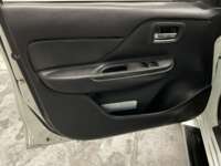 Mitsubishi L200 2021 4p Doble L4/2.5/T Diesel Man 4x4 2021 Mitsubishi L200 Venta Interiores 12