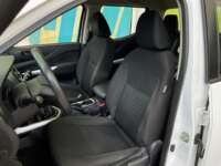 Nissan NP300 Frontier 2022 4p XE L4/2.5 Man 2022 Nissan NP300 Frontier Venta Interiores 18