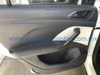 Volkswagen Taigun 2024 5p Trendline L3/1.0/T Tiptronic 2024 Volkswagen Taigun Ingreso Interiores 14