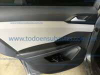 Volkswagen Taos 2021 5p Comfortline L4/1.4/T Tiptronic 2021 Volkswagen Taos Ingreso Interiores 14