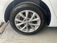MG MG5 2022 4p Excite L4/1.5 CVT 2022 MG MG5 Venta Llantas 7