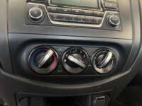 Nissan NP300 Chasis Cabina 2023 2p L4/2.5 Man A/A 2023 Nissan NP300 Chasis Cabina Venta Interiores 8