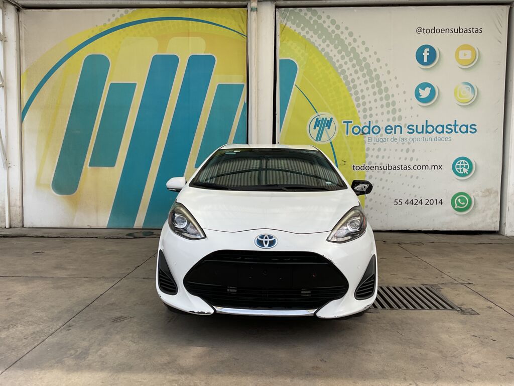 Toyota Prius 2021 5p C Híbrido L4/1.5 Aut 2021 Toyota Prius Venta Exteriores 2