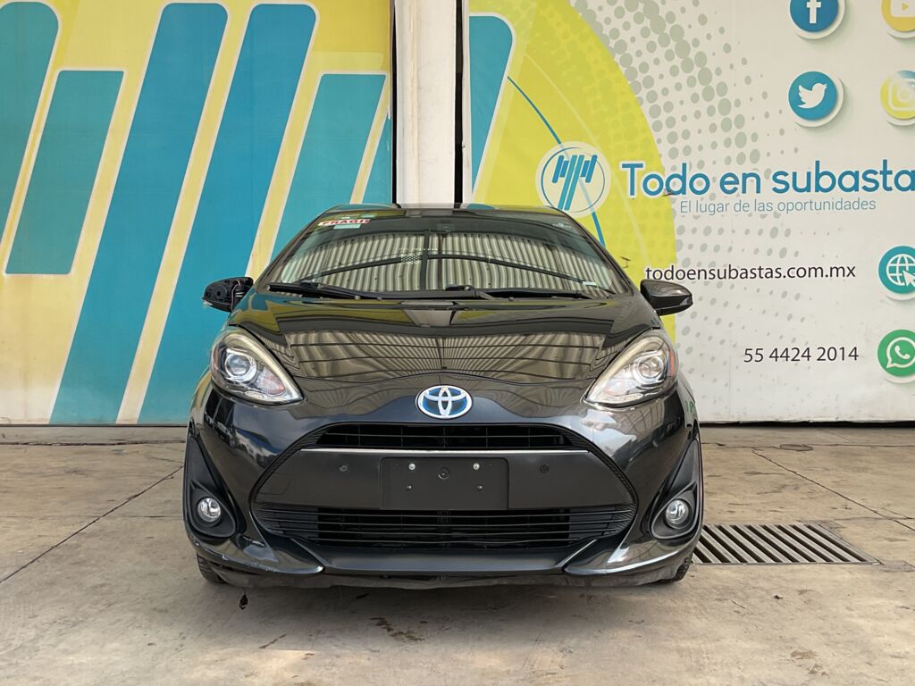Toyota Prius 2018 5p C Híbrido L4/1.5 Aut 2018 Toyota Prius Venta Exteriores 2