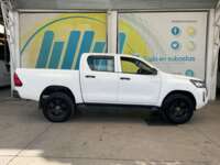 Toyota Hilux 2022 4p Doble Cabina Base L4/2.7 Man     2022 Toyota Hilux Venta Exteriores 4