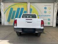Toyota Hilux 2022 4p Doble Cabina Base L4/2.7 Man     2022 Toyota Hilux Venta Exteriores 6