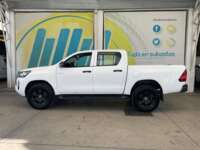 Toyota Hilux 2022 4p Doble Cabina Base L4/2.7 Man     2022 Toyota Hilux Venta Exteriores 8
