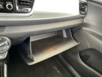Kia Rio 2023 5p LX L4/1.6 Aut 2023 Kia Rio Venta Interiores 17
