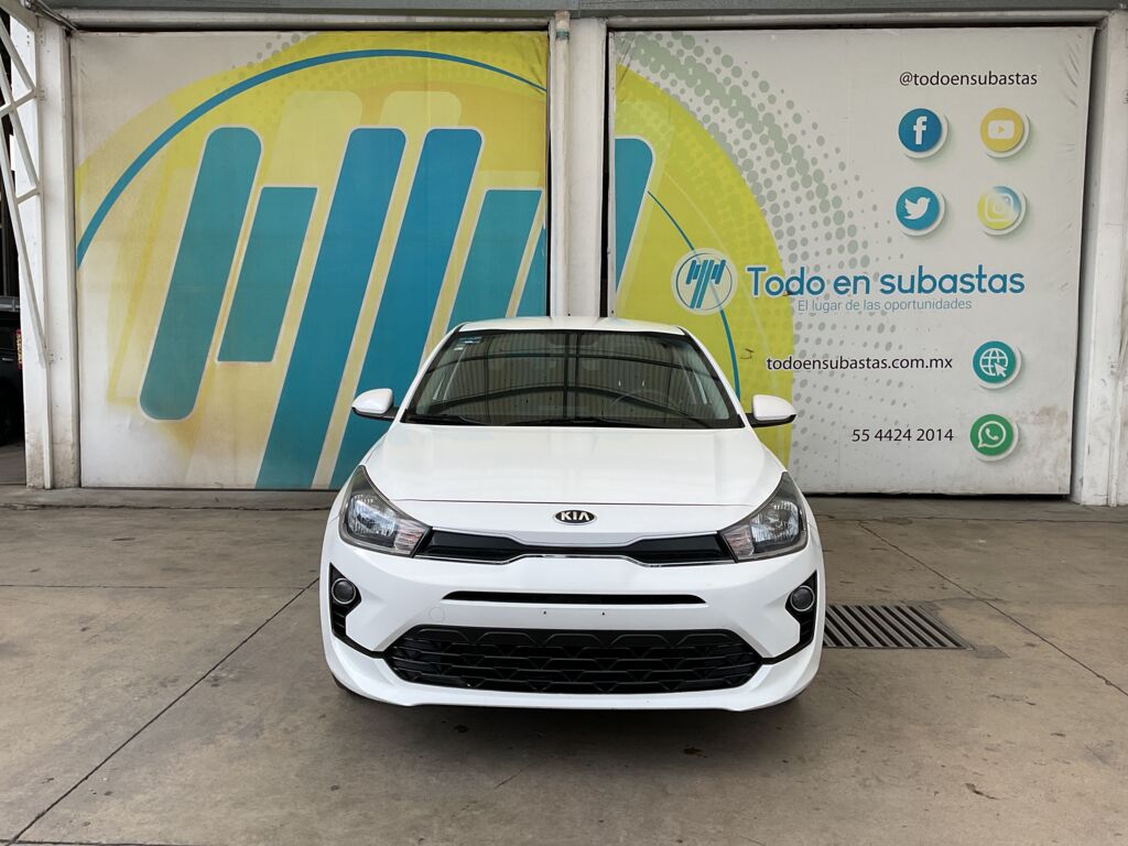 Kia Rio 2021 4p Sedán L L4/1.6 Man  2021 Kia Rio Venta Exteriores 2