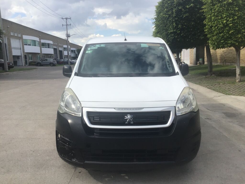Peugeot Partner 2019 5p L4/1.6/T Diesel Man 2019 Peugeot Partner Venta Exteriores 2