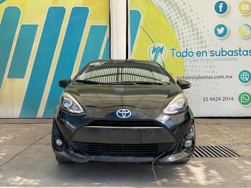 Toyota Prius 2018 5p C Híbrido L4/1.5 Aut 2018 Toyota Prius Venta Exteriores 2
