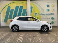Kia Rio 2023 5p LX L4/1.6 Aut 2023 Kia Rio Venta Exteriores 4