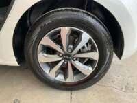 Kia Rio 2023 5p LX L4/1.6 Aut 2023 Kia Rio Venta Llantas 4