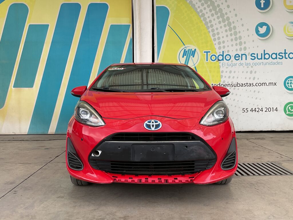 Toyota Prius 2019 5p C Hibrido L4/1.5/Aut 2019 Toyota Prius Venta Exteriores 2
