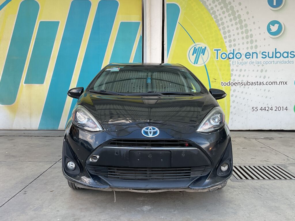 Toyota Prius 2018 5p C Híbrido L4/1.5 Aut 2018 Toyota Prius Venta Exteriores 2