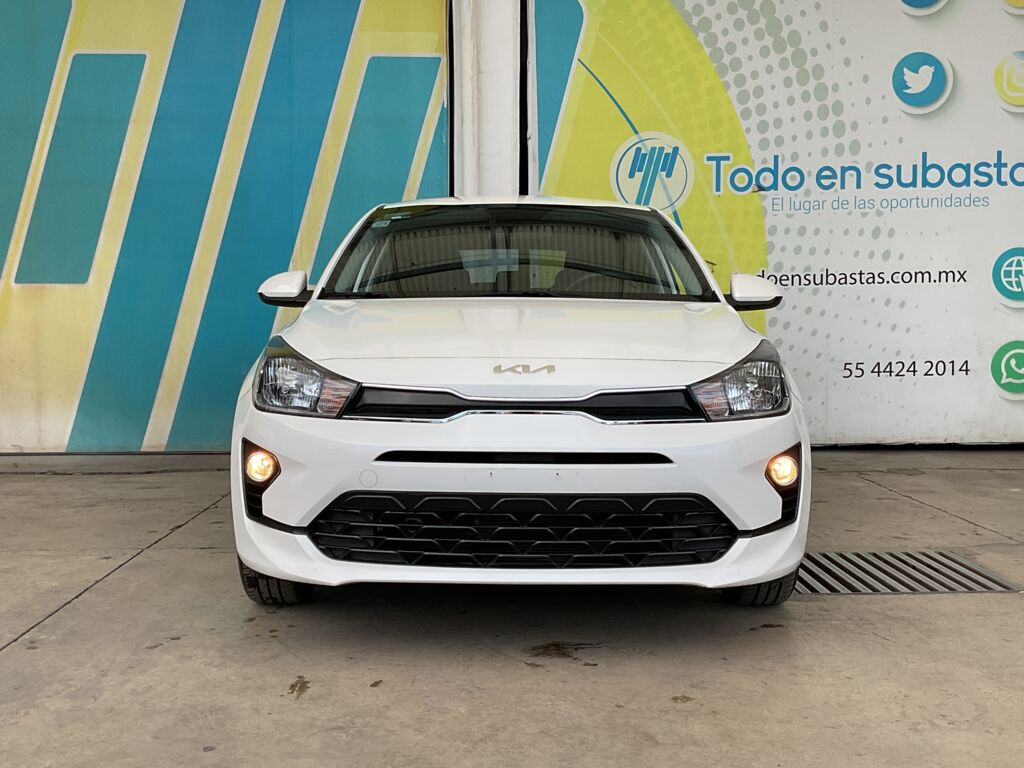 Kia Rio 2023 5p LX L4/1.6 Aut 2023 Kia Rio Venta Exteriores 2