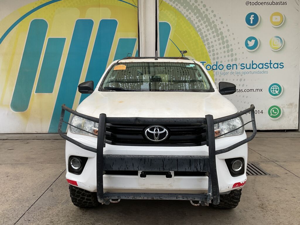 Toyota Hilux 2022 4p Doble Cabina Diesel L4/2.8/T Man 4X4 2022 Toyota Hilux Venta Exteriores 2