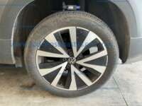 Volkswagen Taos 2022 5p Highline L4/1.4/T Tiptronic 2022 Volkswagen Taos Ingreso Llantas 6