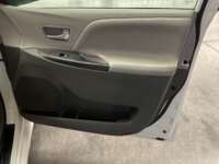 Toyota Sienna 2020 5p LE V6/3.5 Aut 2020 Toyota Sienna Venta Interiores 17