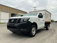 Nissan NP300 Estacas 2020 2p L4/2.5 Man Paq. Seg. 2020 Nissan NP300 Estacas Venta Exteriores 1