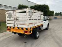 Nissan NP300 Estacas 2020 2p L4/2.5 Man Paq. Seg. 2020 Nissan NP300 Estacas Venta Exteriores 5