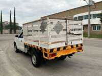 Nissan NP300 Estacas 2020 2p L4/2.5 Man Paq. Seg. 2020 Nissan NP300 Estacas Venta Exteriores 7
